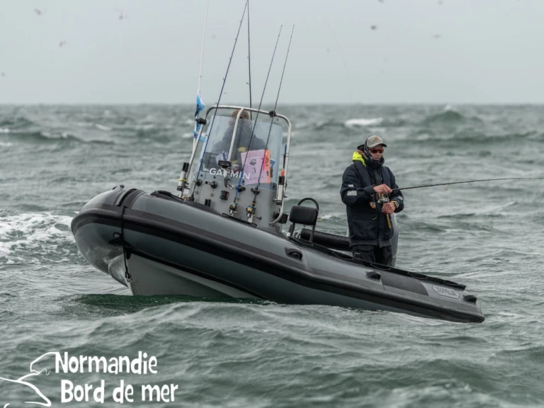 Wynajem łodzi Zeppelin Zeppelin Command 20 VPRO w Cherbourg-en-Cotentin na SamBoat 