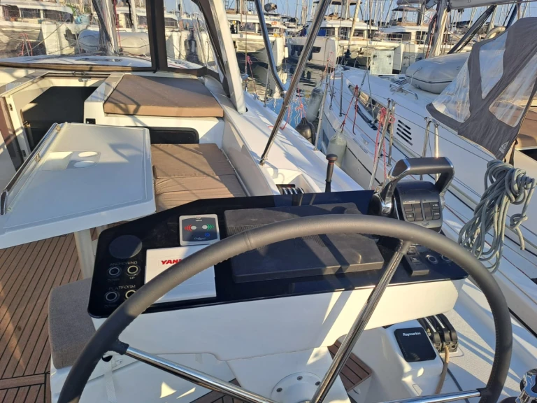 Wynajem łodzi Alimos tanio Oceanis 52 - 6 cab.