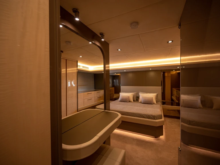 Bénéteau Monte Carlo Yacht 66 między profesjonalistami a osobami prywatnymi w Capri