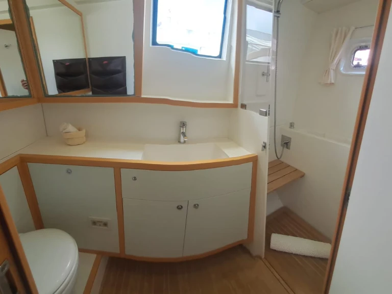 Wynajmij Katamaran z lub bez skippera Lagoon w Capo d'Orlando