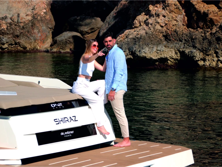 Wynajmij DE ANTONIO Yachts D42 Open  w Palma de Mallorca