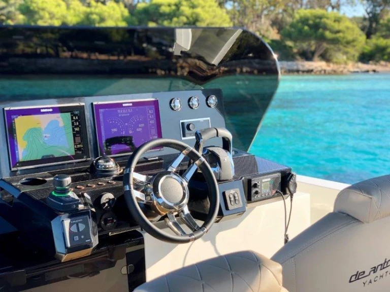 Wynajem Motorówka w Palma de Mallorca - DE ANTONIO Yachts D42 Open 