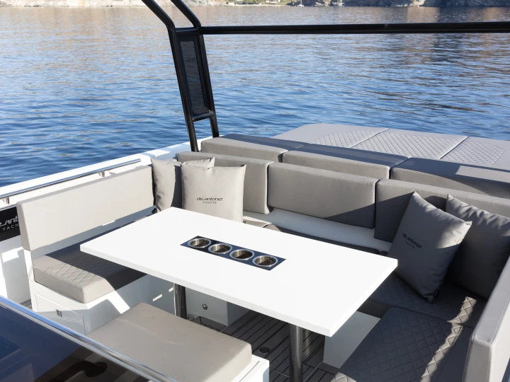 Wynajem łodzi De Antonio D36 Open w Herceg Novi na SamBoat 