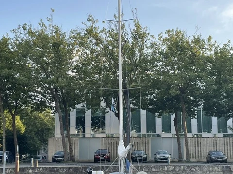 Comar-Yachts Comet 11 między profesjonalistami a osobami prywatnymi w La Trinité-sur-Mer