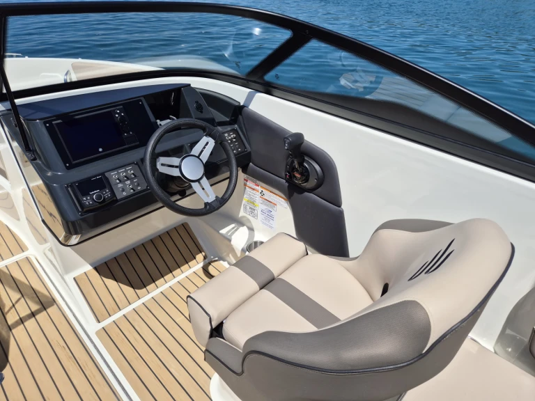Wynajem w Porec- Bayliner VR6 OB na SamBoat
