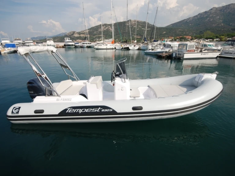 Wynajem łodzi Le Lavandou tanio Tempest 630
