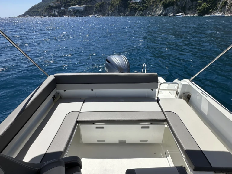Motorówka do wynajmu w Porto di Amalfi Marina Coppola w najlepszej cenie