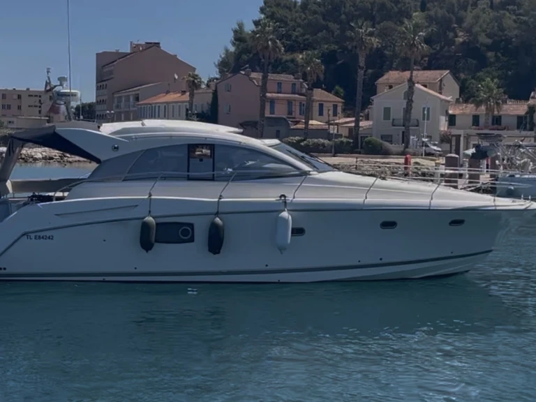Jeanneau Prestige 440 S między profesjonalistami a osobami prywatnymi w Toulon