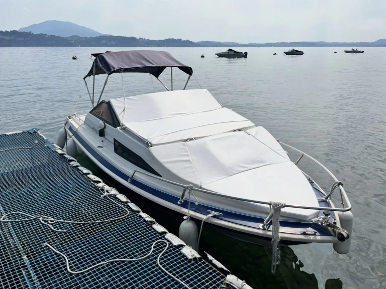 Wynajmij Motorówka z lub bez skippera A HELLAS w Stresa