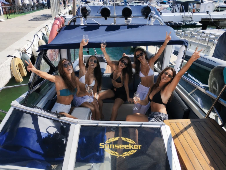 Wynajmij Sunseeker Portofino w Fuengirola