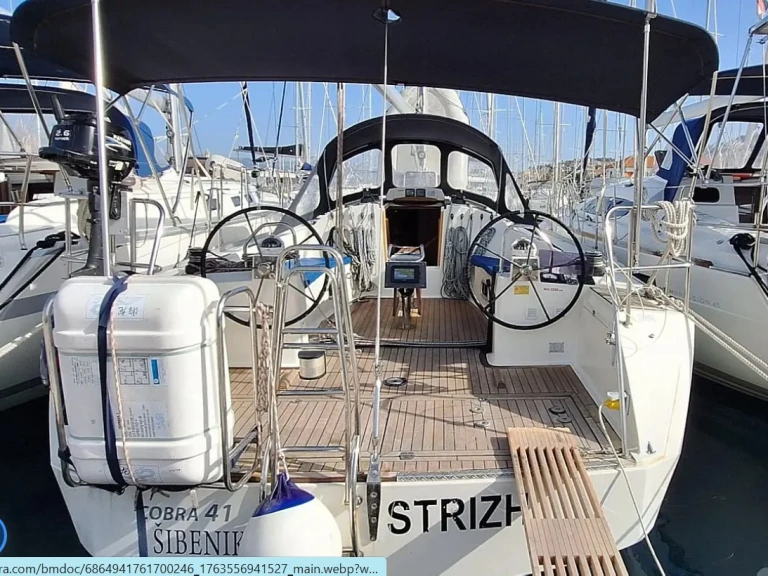 Wynajmij Cobra 411 w Trogir