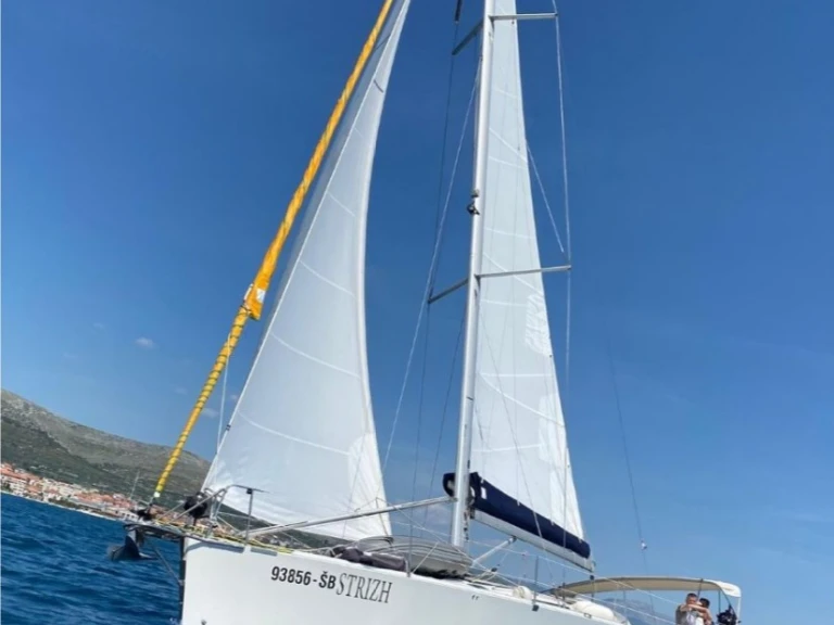 Wynajem łodzi Trogir tanio 411