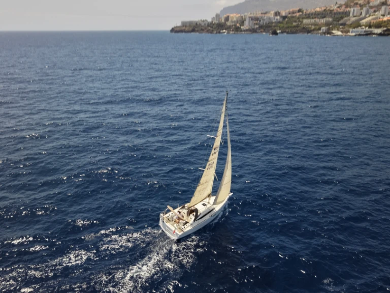 Wynajmij Żaglowiec z lub bez skippera Jeanneau w Porto do Funchal