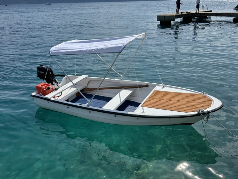 Wynajmij Elan Elan 401 w Cres