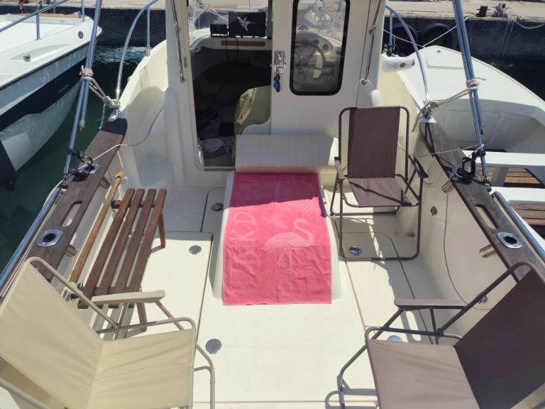 Wynajmij Quicksilver Arvor 215 AS w Bar