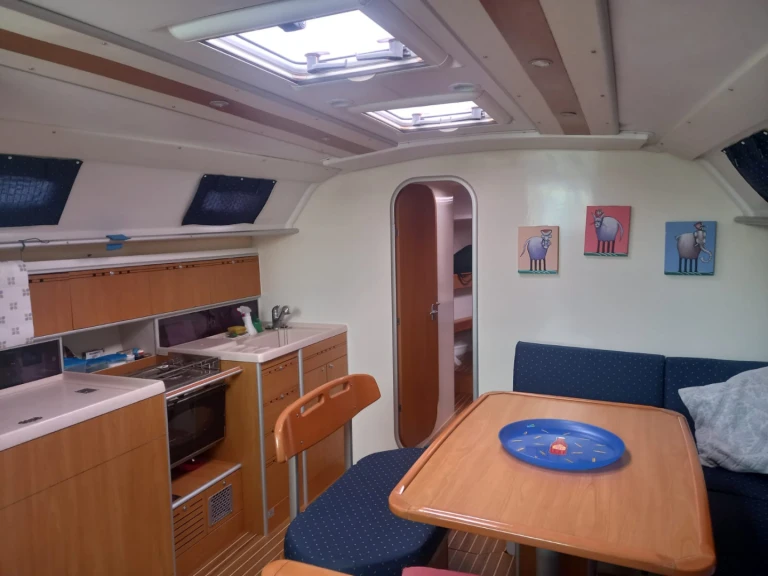 Poncin Yachts Harmony 47 między profesjonalistami a osobami prywatnymi w Porto di Alghero