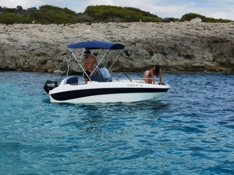 Wynajmij Remus Remus 450 open w Ciutadella de Menorca
