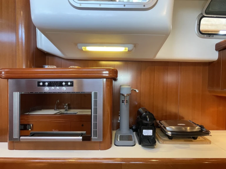 Wynajmij Bénéteau Beneteau 57 (Owner Version) w Sithonia
