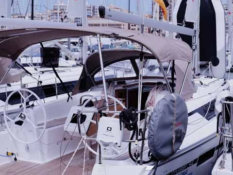 Wynajmij Bavaria Cruiser 34 w Lefkáda