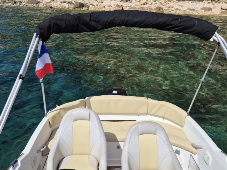 Wynajmij Motorówka z lub bez skippera Bénéteau w Six-Fours-les-Plages