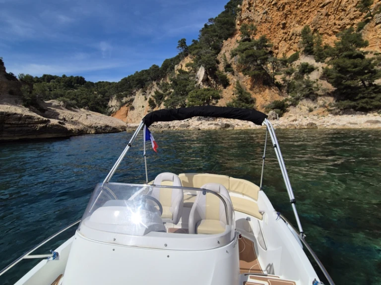 Motorówka do wynajmu w Six-Fours-les-Plages w najlepszej cenie