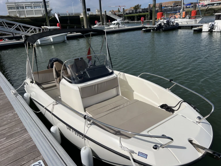Quicksilver Activ 605 Open między profesjonalistami a osobami prywatnymi w Ouistreham