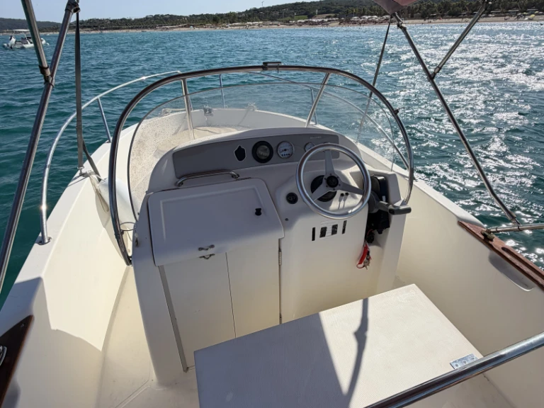 Wynajem łodzi Jeanneau Cap Camarat 545 w Les Issambres na SamBoat 