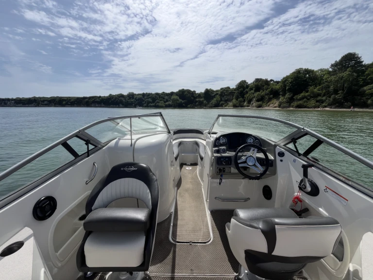 Wynajem w Poole- Stingray 250LR na SamBoat