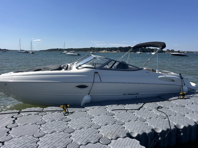 Wynajmij Stingray 250LR w Poole