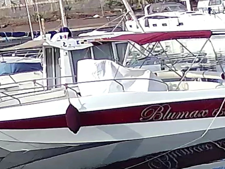 Wynajem Motorówka Blumax z patentem 