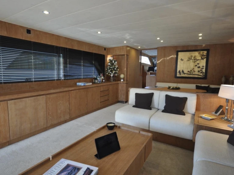 Cantieri Di Pisa Akir 22 S między profesjonalistami a osobami prywatnymi w Monaco-Ville