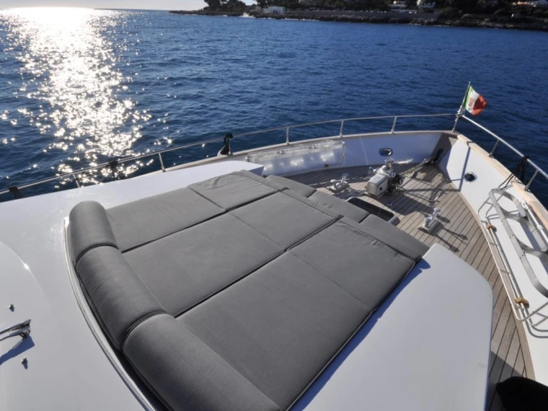Wynajmij Cantieri Di Pisa Akir 22 S w Monaco-Ville