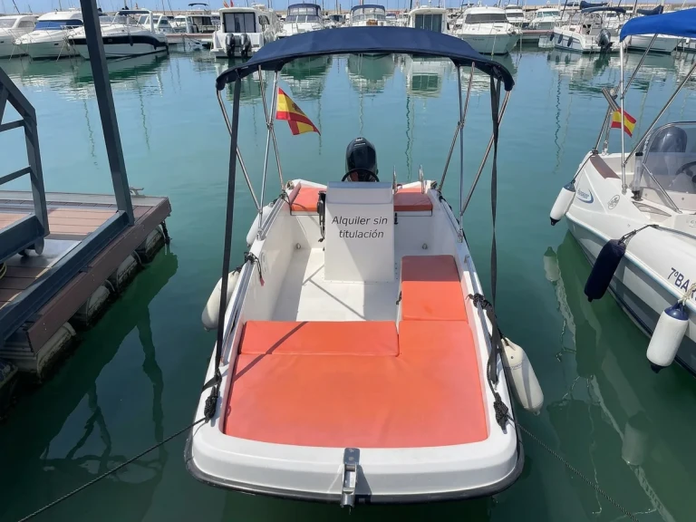 Motorówka do wynajmu w Club Nàutic Cambrils w najlepszej cenie