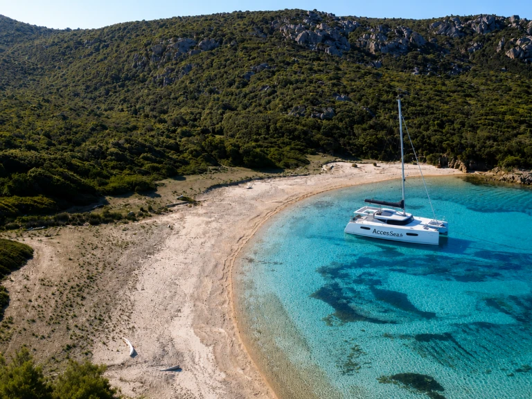 Wynajem łodzi Fountaine Pajot Astrea 42 w Propriano na SamBoat 
