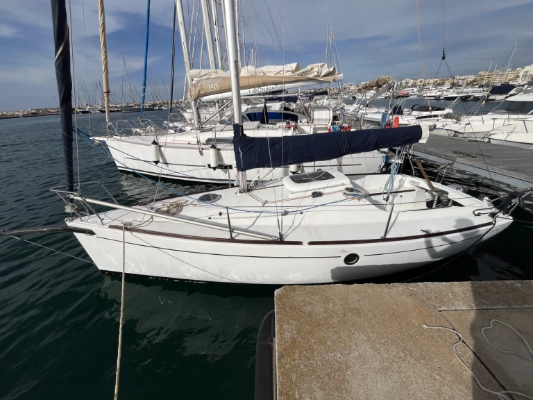 Żaglowiec do wynajmu w Porto di Alghero w najlepszej cenie