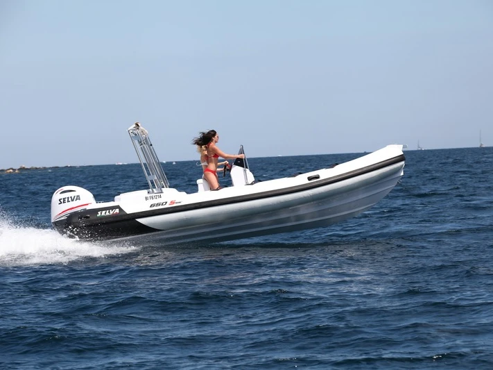 Motorówka do wynajmu w Sainte-Maxime w najlepszej cenie