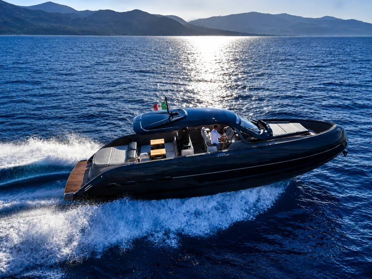 Wynajem łodzi Invictus  TT 460 w Saint-Raphael na SamBoat 