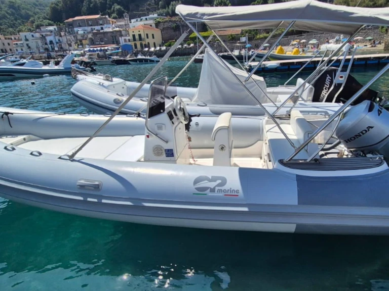 Wynajmij Łódż półsztywna z lub bez skippera op marine w Sorrento