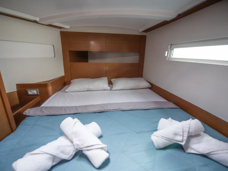 Wynajem łodzi Nydri tanio Sun Odyssey 410