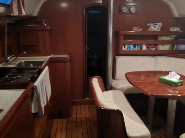 Wynajem Żaglowiec w Alimos - Bénéteau Oceanis 411 Clipper