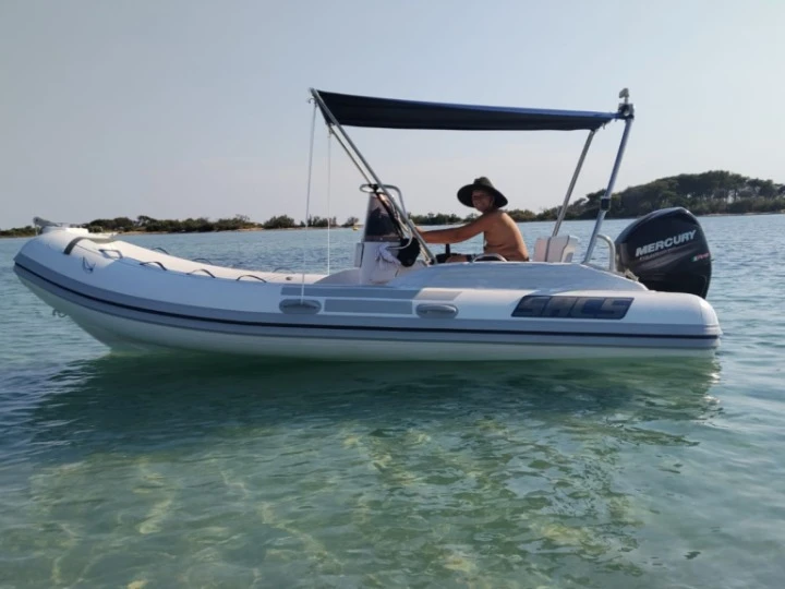 Wynajem łodzi Porto Cesareo tanio Sacs S 490