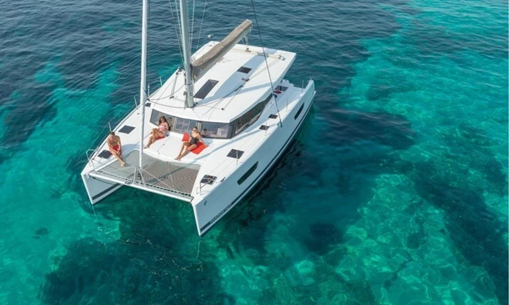 Wynajem w Villefranche-sur-Mer- Fountaine Pajot Lucia 40 na SamBoat