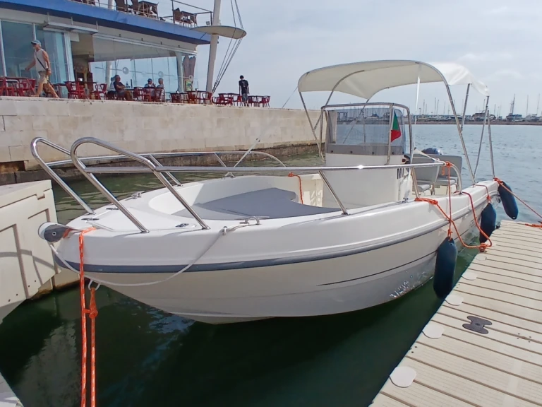 Wynajem łodzi Capelli Freedom 20 w Portimão na SamBoat 