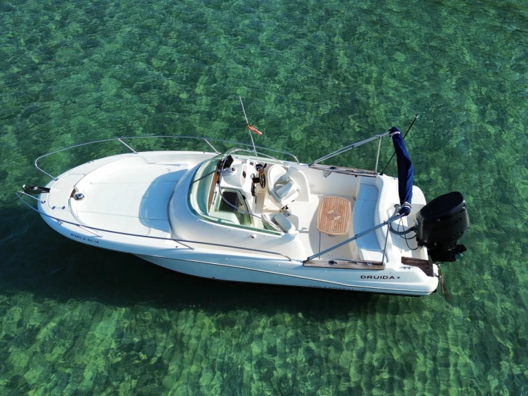 Wynajem w Port d'Addaia (City)- Jeanneau Cap Camarat 7.5 WA na SamBoat