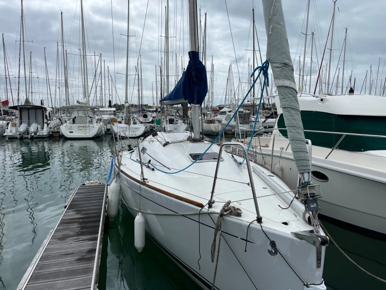 Wynajem w Les Sables-d'Olonne- Bénéteau First 27.7 na SamBoat