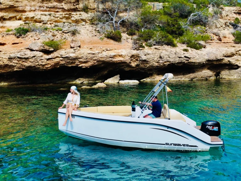 Silver Yacht 555 premium boat między profesjonalistami a osobami prywatnymi w Sant Antoni de Portmany