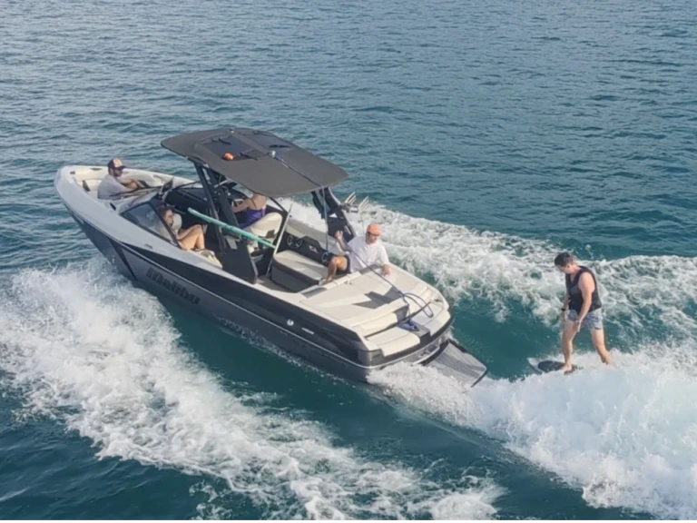 Wynajem łodzi Malibu WakeSetter 22 VLX w Ouchy na SamBoat 