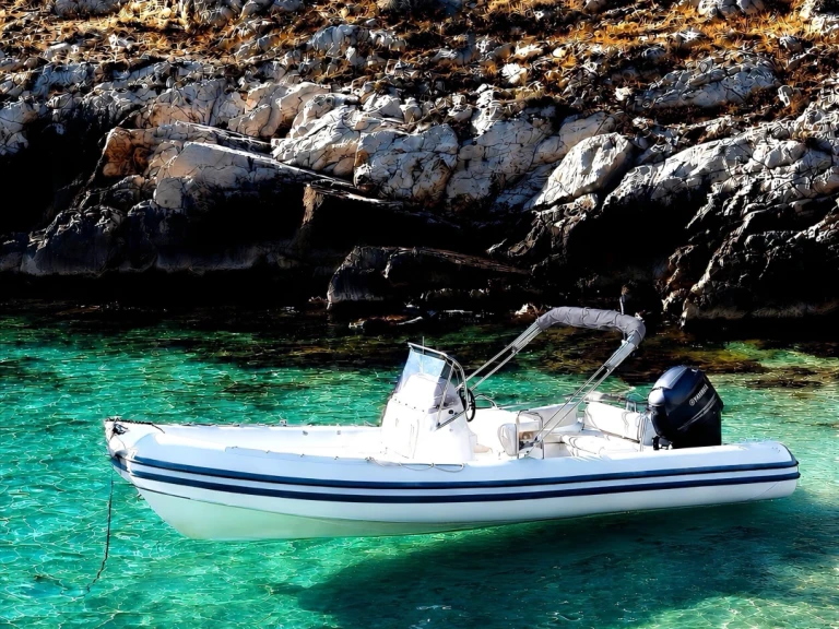Wynajmij Semi-Rigide 7 m w La Ciotat