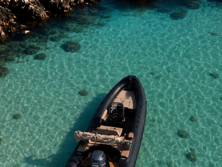 Łódż półsztywna do wynajmu w Saint-Cyr-sur-Mer w najlepszej cenie