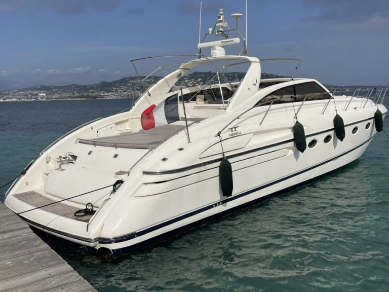 Wynajmij Motorówka z lub bez skippera Princess w Cannes